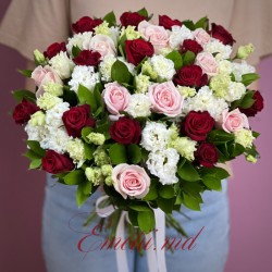 Buchet cu 25 Trandafiri si 10 Eustome