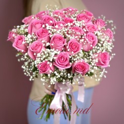Buchet 25 Trandafiri Roz si Gypsophila